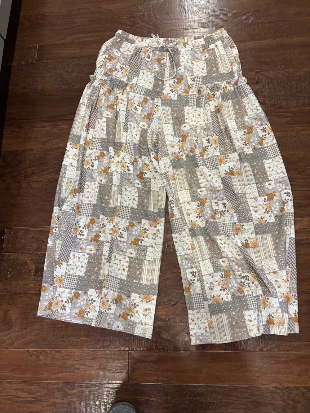 Annie wear Wide Leg Patchwork Floral Pants - lined.